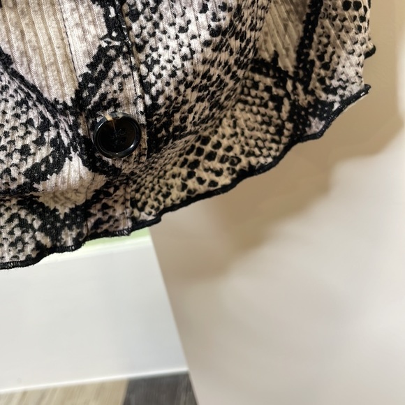 Animal print tank✨ - Picture 4 of 4